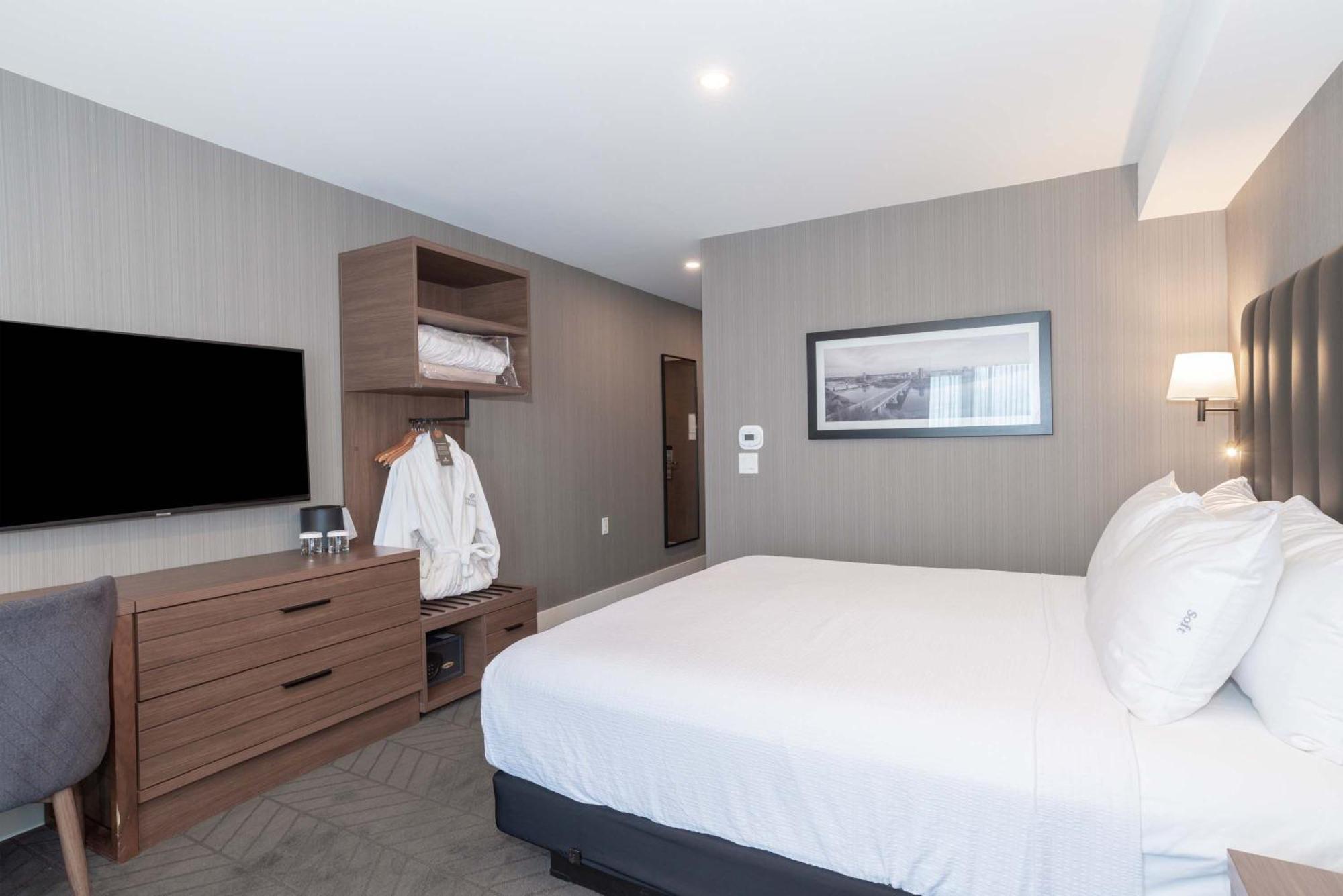 Sandman Signature Saskatoon South Hotel Buitenkant foto